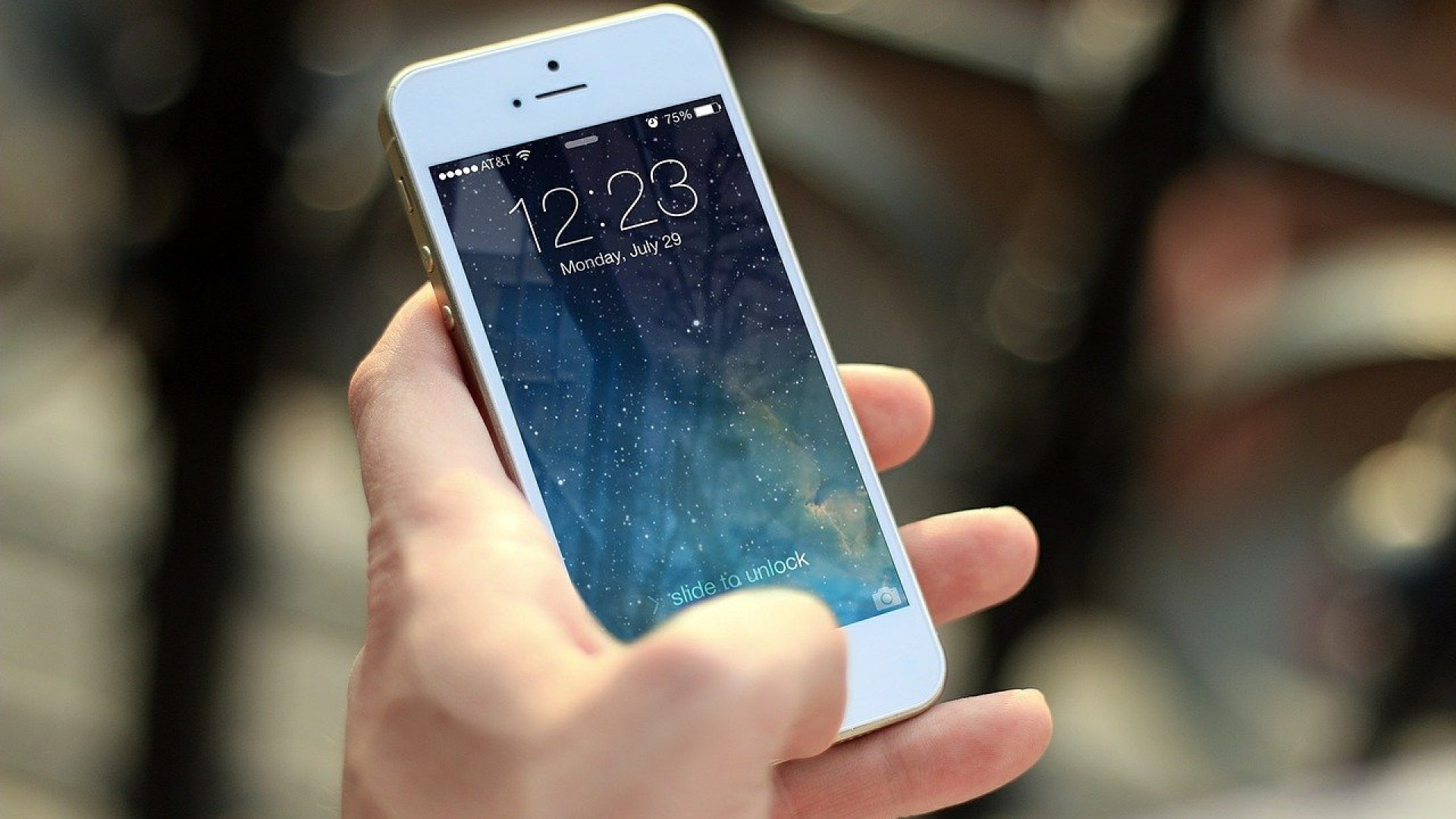 Utilisez un support pour l'iPhone dans votre voiture