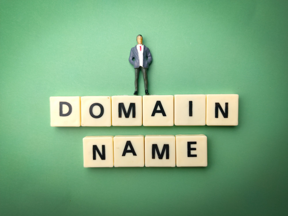 Enregistrer un nom de domaine: guide complet pour débutants et experts